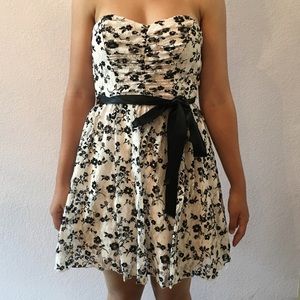 Black and White Poofy dress with a bow